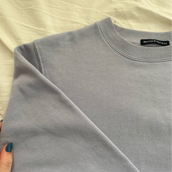 BRANDY MELVILLE CREW NECK - Picture 2 of 3
